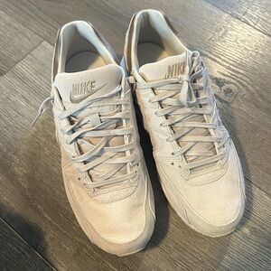 Nike Women’s Air Max Command size 8.5